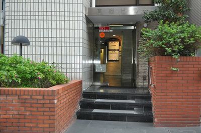 アントレオフィス四ツ谷六番町 貸し会議室（3階 9名用）の外観の写真