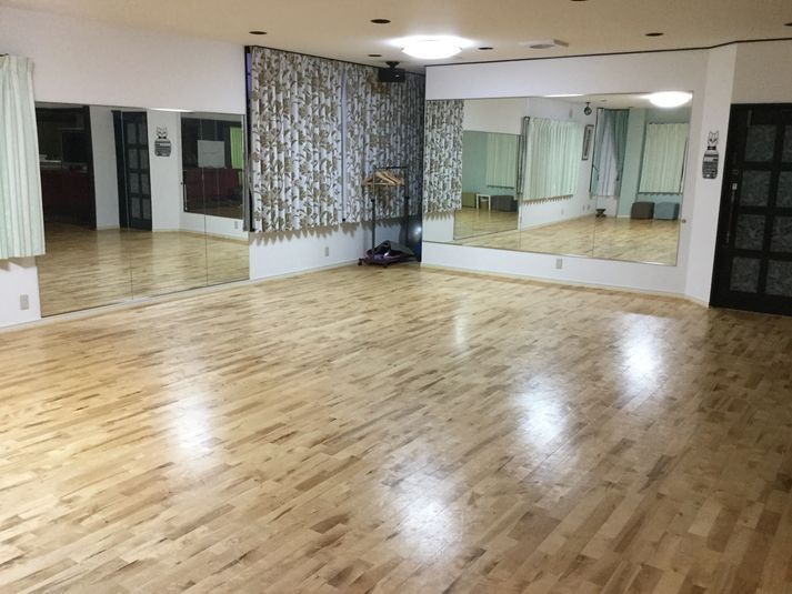 松阪ダンススタジオ テンダリー ダンススタジオの室内の写真