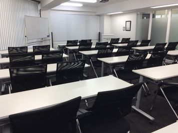 ONE DAY OFFICE TOKYO 【34名着席】４階会議室Ⅰの室内の写真