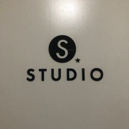 S★studio s.studioレンタルスタジオの入口の写真