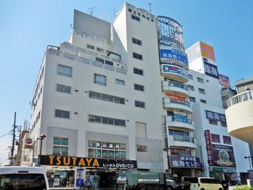 鶴見駅前ホール【加瀬の貸し会議室】 第一・第二会議室の外観の写真