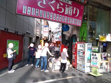 店のすぐ横は喫煙所等にしていますので
人溜まりになるスポットです
喫煙はこちらで - 大京クラブ【レンタルスペース】 【 軒先スペース 】の室内の写真