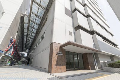 BIZcomfort大阪ベイタワ― 6名用貸会議室の入口の写真