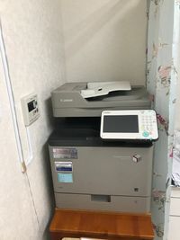 業務用コポー機　ＦＡＸもできます。大量印刷や大量ＦＡＸは別途ご相談ください。 - 南浦和駅東口徒歩５分レンタサロンの室内の写真