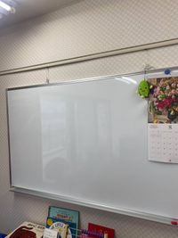 ホワイトボード - 勾当台ハイツ 大部屋（絵本とおもちゃ付き）の設備の写真