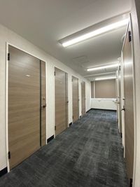 TIME SHARING渋谷ワールド宇田川ビル【無料WiFi】 2人半個室 RoomD（7F）の入口の写真