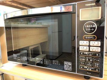 東芝オーブンレンジ
ER-S18
オーブン天板サイズ：約27ｃｍ角
約３０cmのピザがギリギリ焼けました - プレテコフレ朝潮橋 駅前レンタルスペースの設備の写真