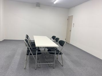 会議や趣味の教室など - ブルーツリースタジオ レンタルスペースの室内の写真