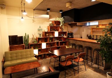 秘密基地の様なワクワクするカフェスペース。 - シェアキッチンL1PCafe シェアキッチンL1P Cafeの室内の写真