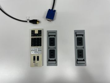 モニター用VGA,HDMI
コンセント4口 - 【閉店】TIME SHARING 秋葉原ISM ブースBの設備の写真