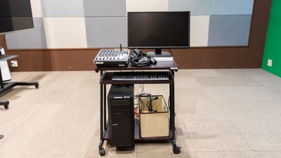 編集、ライブ配信用PCをご用意しています - 上原ベース 上原ベース【代々木上原・映像収録配信スタジオ】の設備の写真