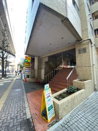 池尻大橋駅東口から徒歩1分でアクセス抜群です！(ウエイトトレーニング、、整体、各種マッサージ、エステティック、ヒーリング、鍼灸、マツエク、セラピー、着付け）
 - 池尻大橋レンタルスタジオY3 都内格安ダンススタジオの外観の写真