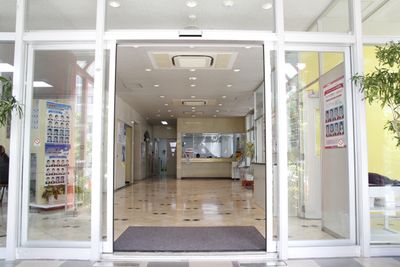 みんなの貸会議室　那覇小禄駅前店 小禄202会議室[定員10+α]の入口の写真