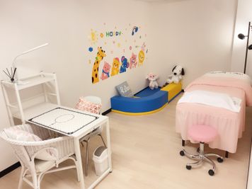 （別プラン）キッズコーナー付、女性専用/ネイル/まつエク/エステ/リラク - ForyouNail ネイル専用５の室内の写真