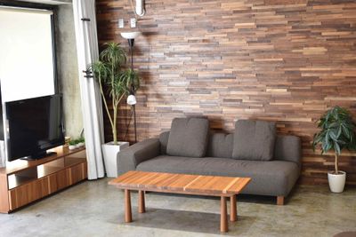 ソファーとローテーブル。 - LiTs 日本橋スタジオ 撮影、会議室、リモートワークの室内の写真