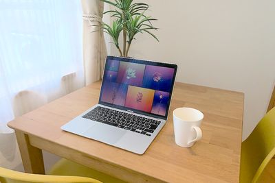 オンライン会議やパソコン作業もはかどります✨ - Ravi荻窪 レンタルスペースの室内の写真