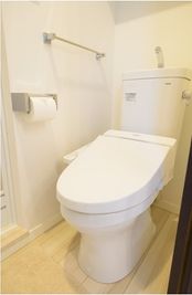 トイレは清潔に保たれています。 - Hikario新宿 ワークスペース２０１の設備の写真