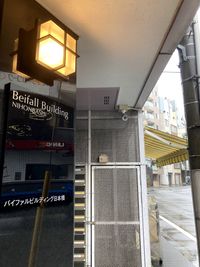 黒を基調とした入り口です - 馬喰町base little rock base馬喰町の入口の写真