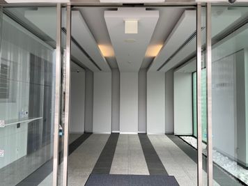 加納寿ビル　3階多目的ホール 多目的ホールの入口の写真