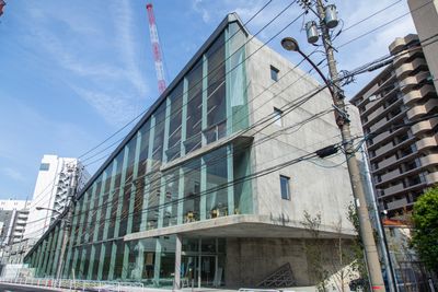 正面エントランス - ルーフラッグ賃貸住宅未来展示場 ３階セミナールーム①の入口の写真