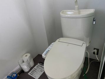 トイレ※簡易設置してあるトイレです。 - BUSHIZO上野不忍池スペース 撮影用、会議用スペースの室内の写真