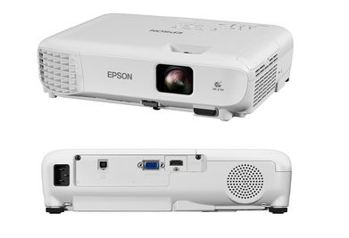 EPSON　EBｰE01　プロジェクター　高さ調節可能 - マイスペ２４　兵庫駅前店 レンタルスペース　貸会議室の設備の写真