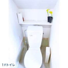 トイレは１Fにございます。 - studioQueen スタジオクイーンのその他の写真