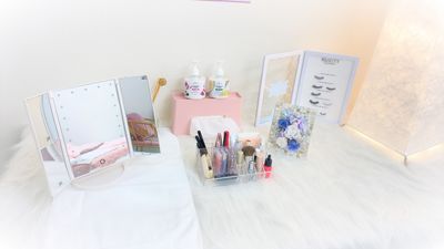 お化粧直しコーナー
 - ForyouNail 施術ベッドB2の室内の写真