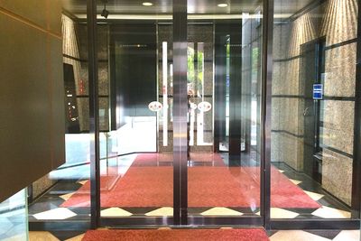 新宿レンタル会議室 SO! 24名用 大会議室の室内の写真