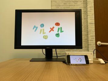 iphoneもモニターに接続可能です - クルメル押上 レンタルスペースの設備の写真