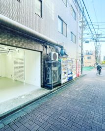 商店街入り口付近なので、物販やポップアップストア出店に最適！ - レンタル店舗　バファーズ レンタル店舗　バファーズ　江東区大島店の室内の写真