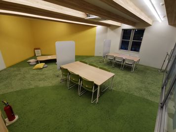 椅子、テーブル等撤去可能です。 - Campo Real Madrid  レンタルスペース（キッズルーム）の室内の写真