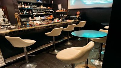 カフェ＆バーL'Comfort cafe＆barスペースの室内の写真