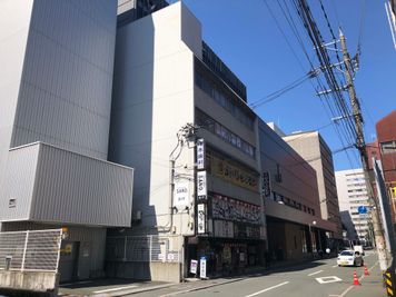 ビル外観 - みんなの貸会議室　博多駅前店 博多駅前301会議室【定員6名】の外観の写真