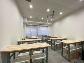 1,100円~/1h★同ビル内に16部屋あり！16名着席でリーズナブルな貸会議室！ - 【閉店】TIME SHARING 市ヶ谷 八重洲市谷ビル