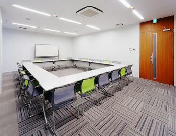 貸会議室TimeOffice名古屋 TimeC スクール型  最大24名利用可（44㎡） の室内の写真