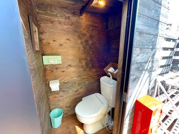 ウォシュレットトイレも完備。 - レンタルBBQグランピングスペース L1P Glamping 【撮影用プラン】レンタルBBQグランピングスペースの設備の写真