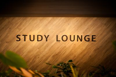 STUDYLOUNGE Shibuya（渋谷の会員制自習室） 会議室（渋谷）【早朝特割】の室内の写真