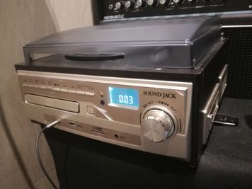 レコード・テープ・CDのアナログメディア再生機　AG06を間に入れればmp3/wavファイル化できます - ソフィア百花園 音楽・収録・作業・配信　ソロ専用秘密基地スタジオ！の室内の写真