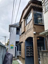 茶色の建物になります - 東高円寺(204) 仕事・自習用スペース 【204号室】東高円寺 仕事・自習用スペースの外観の写真