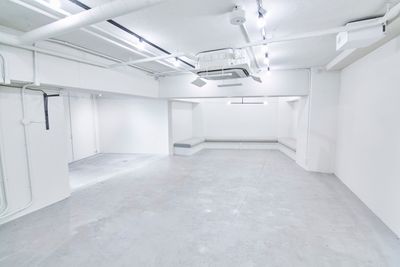 【明治神宮前駅1分】オールホワイト空間－。展示会やポップアップストアに適した、路面スペース - GoOn TOKYO