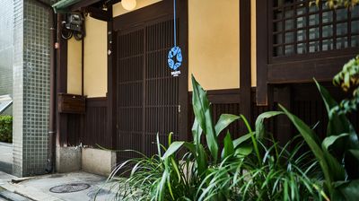 SIGHTS KYOTOのロゴマークが目印です - SIGHTS KYOTO 祇園の中のミーティングルーム【コワーキングスペース・会議室】の入口の写真