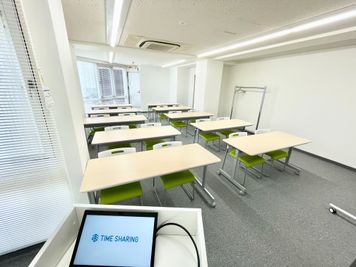 【司会台から全体を見渡せます】 - 【閉店】TIME SHARING 名古屋 【閉店】3Aの室内の写真