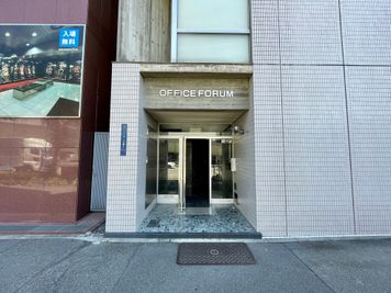 【正面入口_「OFFICE FORUM」のサインが目印です】 - 【閉店】TIME SHARING 名古屋 【閉店】3Aの外観の写真