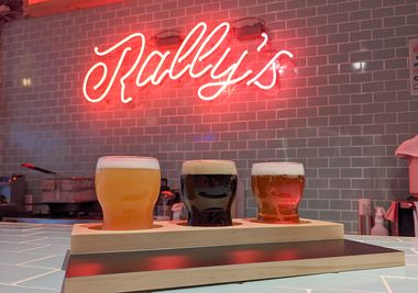 クラフトビールもあり - Rally's Craft Coffee Beer 秘密の地下室☆プロジェクターもあり！の設備の写真