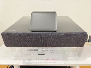 EPSON
EH-LS500B
４Kプロジェクター
TVアンテナは接続されておりません。 - ちょっとした門前仲町のレンタルスタジオ＆会議室 ２F会議室の設備の写真