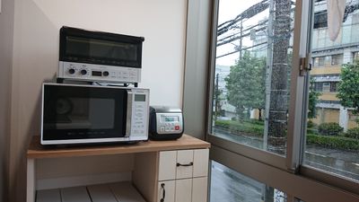 キッチン設備-4　電子レンジ、オーブントースター - 緑法人会館 レンタルスペース 【平日】3階 レンタルスペース 79ｍ2の室内の写真