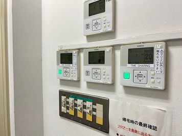 【電気スイッチ・エアコンリモコンは9階の廊下にございます】 - 【閉店】TIME SHARING 渋谷宮益坂 Biz 9Fの設備の写真