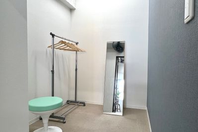 【６階】ドレッシングルームB - 渋谷セレクトスペース 渋谷セレクトスペース（控え室最大４部屋あり）の室内の写真