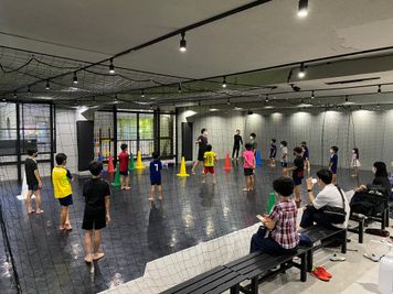 運動教室 - ECCELLENTE FIELD ＆ STUDIO 各種スポーツやダンス、撮影などに対応したマルチレンタルスタジオの室内の写真